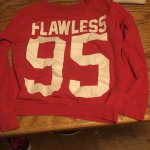 This is a sweater that can keep u warm